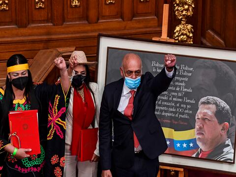 Chavismo retomó el control de la Asamblea Nacional con la posesión de 256 diputados 