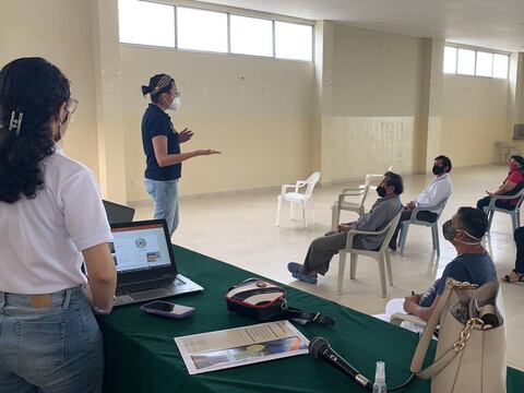 Estudiantes de la Espol asesoran en Santa Elena a aplicar protocolos sanitarios en negocios