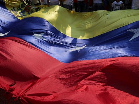 Venezuela: Oposición aumenta presión en las calles, Maduro pide rechazar "pretensiones imperiales"