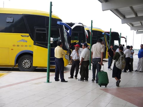 Desde este sábado se reinicia transportación interprovincial entre Guayaquil y Santa Elena