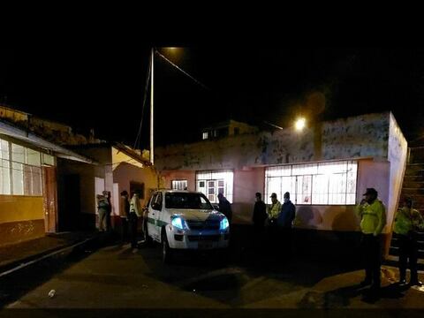 Clausuran fiesta clandestina al interior de un plantel educativo en Quero, Tungurahua