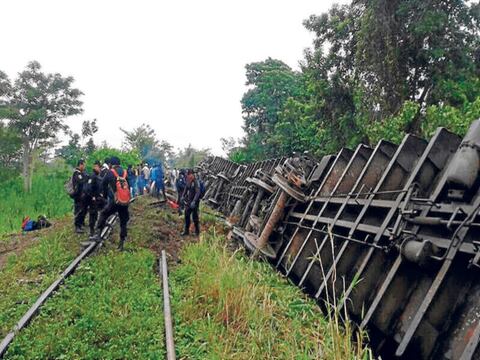 6 muertos al descarrilar tren con migrantes en México