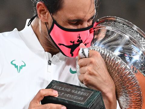 Nadal gana su 13.° título de Roland Garros e iguala a Federer con su 20.° Grand Slam