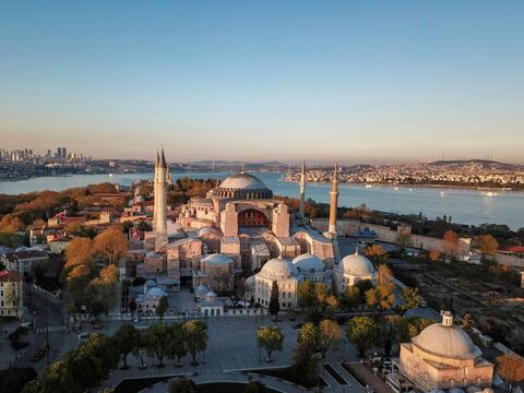 Papa Francisco, "muy dolido" por la decisión turca de convertir el museo de Santa Sofía en una mezquita