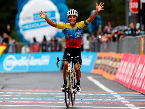 Prensa internacional: Jonathan Caicedo deslumbra por su triunfo en la tercera etapa del Giro de Italia