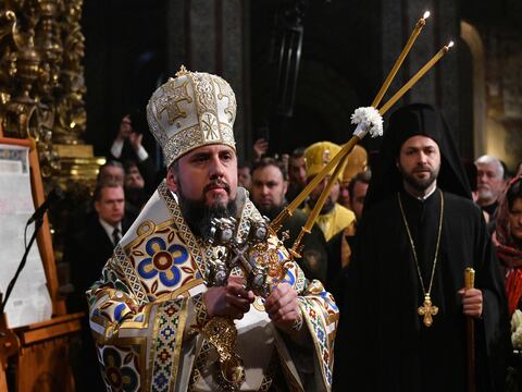 La  Iglesia ortodoxa ucraniana se independiza; Rusia critica