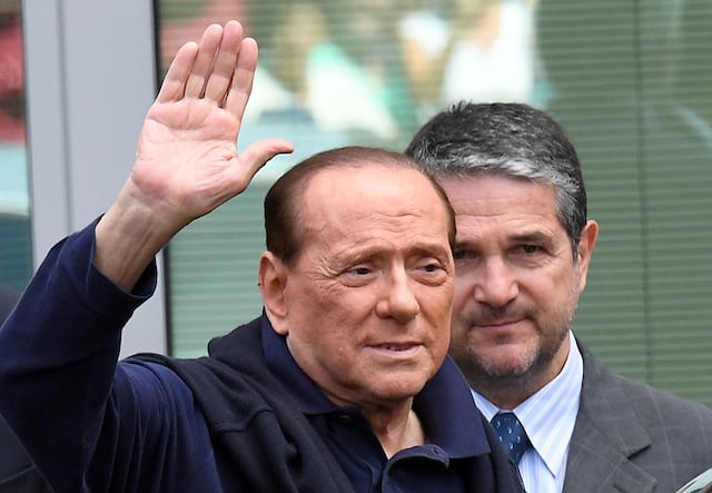 De alta, Silvio Berlusconi dice que está a punto de vender el A.C. Milan a un inversor chino