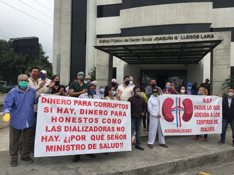 Por quinta vez, trabajadores de centros de diálisis reclaman pagos atrasados del Ministerio de Salud