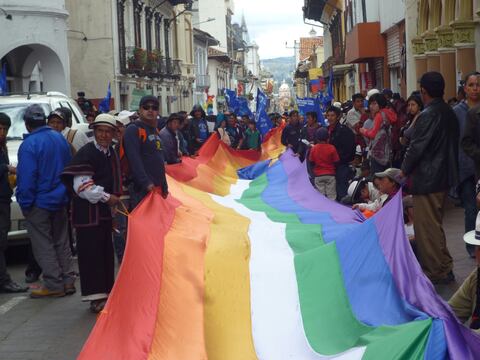 En defensa del Yasuní y derechos ciudadanos, Ecuarunari marchó en Cuenca