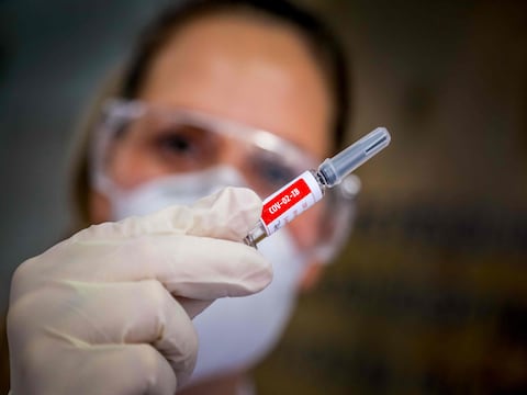 La vacuna china CoronaVac de Sinovac tiene eficacia del 50,38 %, será usada en Brasil