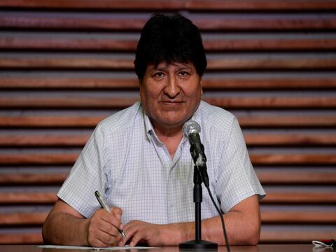 Evo Morales prepara su regreso a Bolivia tras victoria presidencial de su candidato