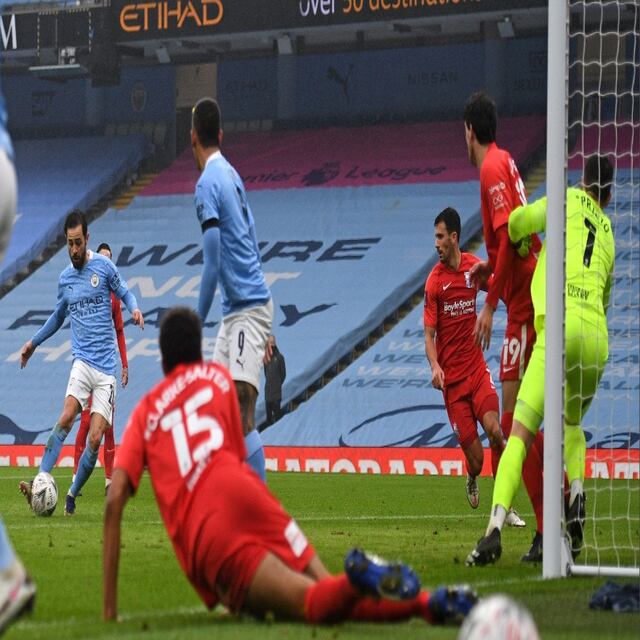 Con dos goles de Bernardo Silva, el Manchester City llega a los 16° de final de la FA Cup