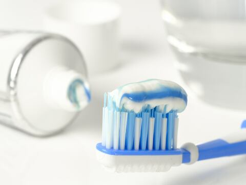 Menos pasta dental para tener una mejor dentadura, revela dentista en un TikTok