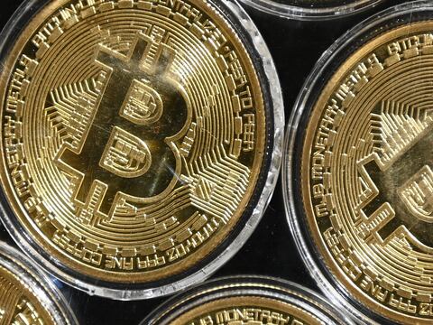 Bitcoin, la criptomoneda que se apuntala en el mercado tradicional y que amenaza con desplazar al oro 