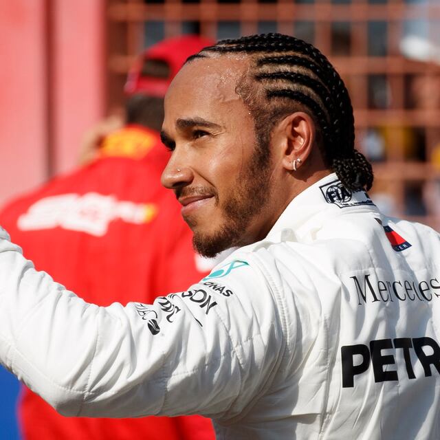 Lewis Hamilton firma nuevo contrato con Mercedes, pero solo por un año