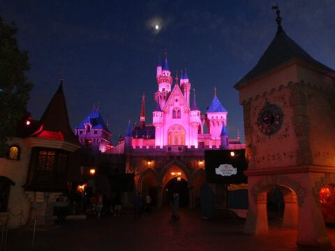 Con desfile nocturno se festejarán los 60 años de Disneylandia 