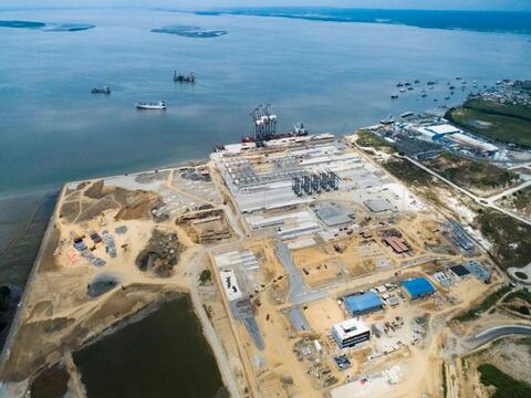 Lista la red que suministra de energía al nuevo puerto de Posorja