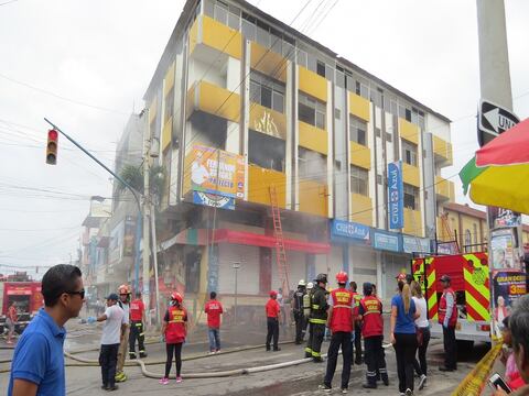 Incendio en la Libertad se confundió con simulacro de terremoto y tsunami