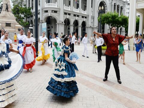 Zayda impulsa imagen de Guayaquil, con danzas