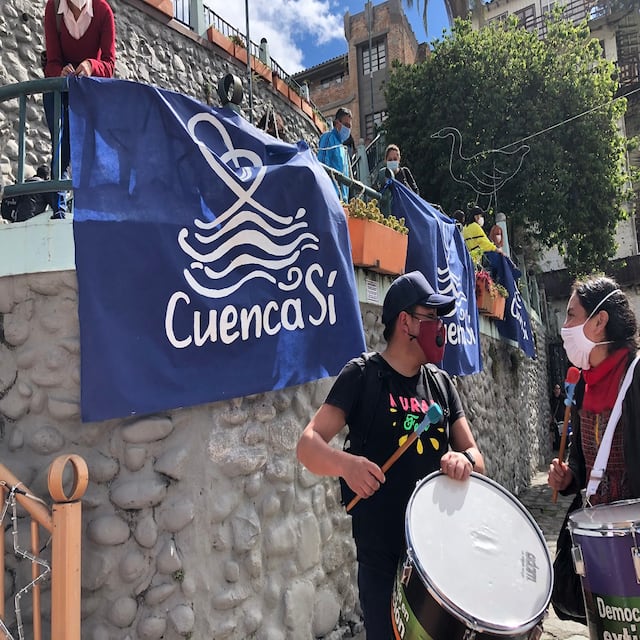 Campaña por la consulta minera en Cuenca arranca entre banderas y consignas
