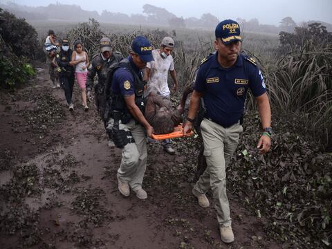 Erupción del volcán de Fuego en Guatemala deja más de 60 muertos
