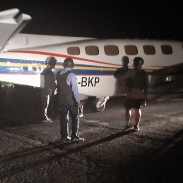 Avioneta que aterrizó sin aval fue abandonada en aeropuerto de Isabela, en Galápagos