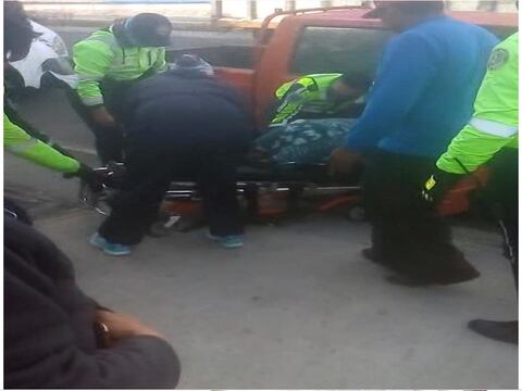 Mujer dio a luz en una camioneta mientras era llevada a un hospital en Ambato