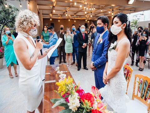 Titi Aguilar, la reportera de Teleamazonas, se casó con su eterno amor y su boda fue oficiada por la alcaldesa Cynthia Viteri