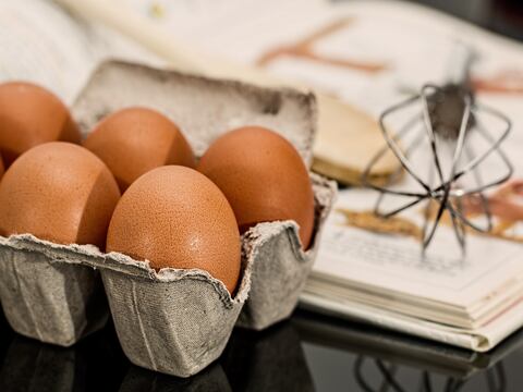 ¿Existe una diferencia entre un huevo blanco y uno de cáscara oscura? ¿Cuáles son mejores?