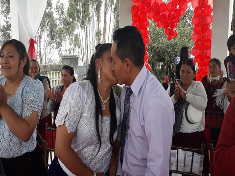 75 parejas sellaron su amor este 14 de febrero en Cuenca
