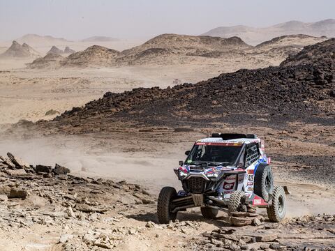 Daño en el motor deja al tricolor Sebastián Guayasamín sin opción de pelear en el Rally Dakar
