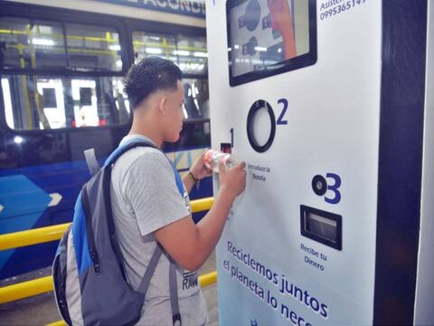 Máquina de reciclaje que paga $ 0,02 por botella ha registrado averías en Guayaquil