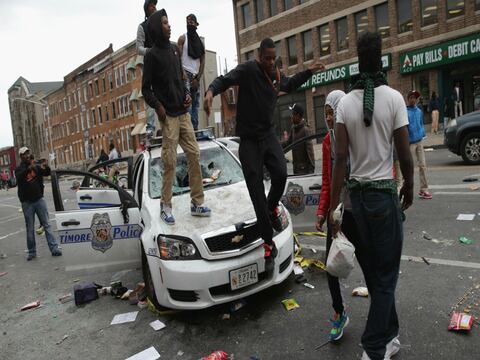 Violentos disturbios en Baltimore tras funeral del afroamericano Freddie Gray