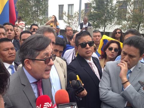 César Montúfar deja en Fiscalía información relacionada a Odebrecht y al Metro de Quito