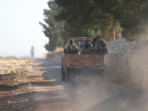 Violentos enfrentamientos entre el régimen sirio y grupos yihadistas deja más 100 combatientes muertos en Siria