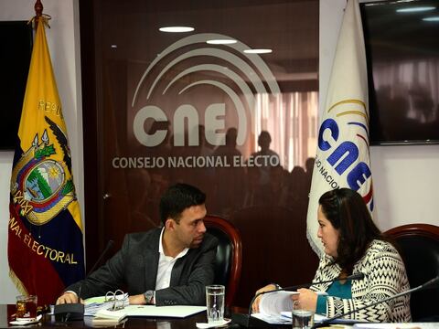 Consejo no define si Ana Paredes debe ser relevada del CNE