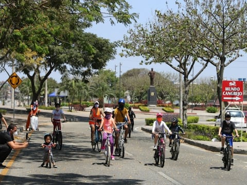 Guayaquil: Recreovía unió a agrupaciones de ciclistas y deportistas en vías del norte