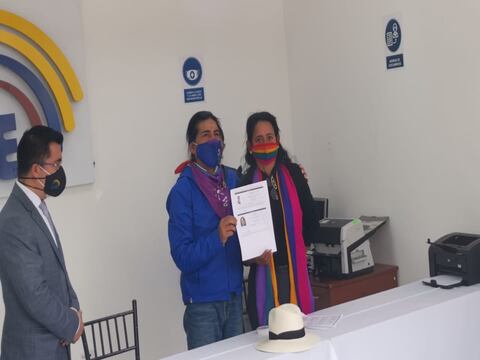 Yaku Pérez y Virna Cedeño inscriben su binomio presidencial por Pachakutik