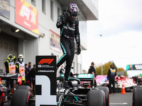 Con triunfo en el GP de Eifel, Lewis Hamilton iguala récord de Michael Schumacher en la Fórmula 1