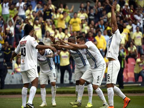 Con doblete de Ronaldinho el Querétaro goleó 4-0 al América en el estadio Azteca