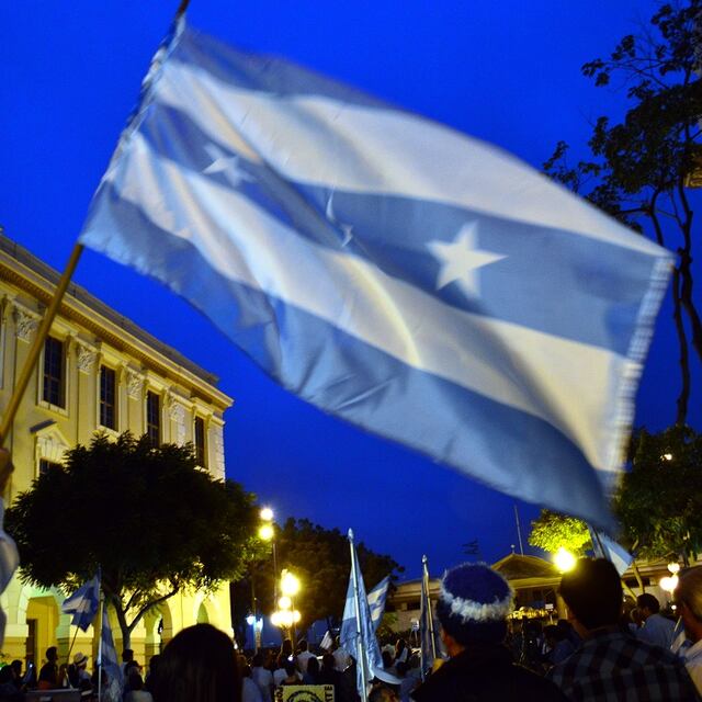 Con la bandera celeste y blanco se evoca la libertad de Guayaquil, su escudo resalta la  independencia 